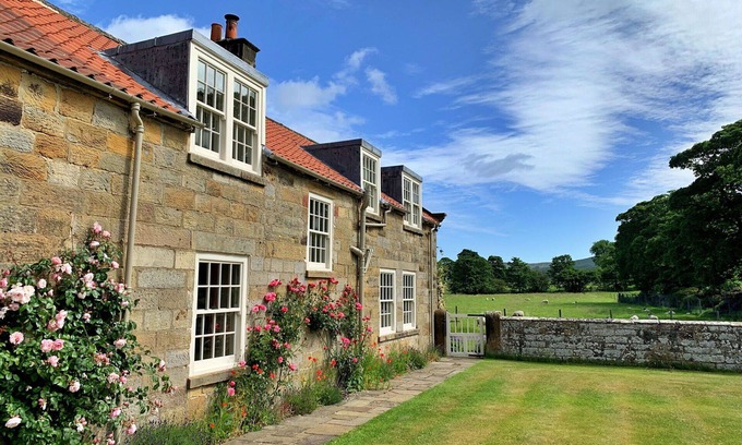 Carlton-in-Cleveland House | Wonderful villa for 4 people with WIFI, TV and terrace