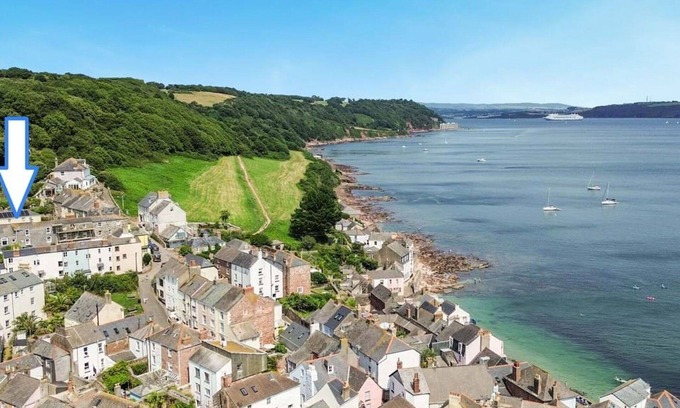 Kingsand House | Wonderful villa for 8 people with WIFI, pets allowed and parking