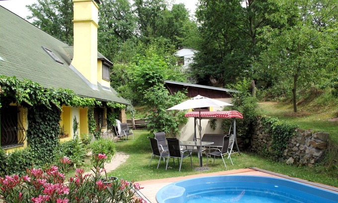 Holubovska Basta Villa | Wonderful villa for 6 people with A/C, WIFI, private pool, TV, patio and parking