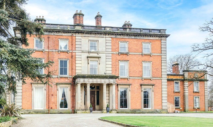 Eaton Mascott House | Wonderful villa for 4 people with WIFI, TV and pets allowed