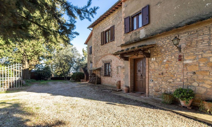 Poggibonsi Villa | Wonderful villa for 6 guests with WIFI, A/C, TV, pets allowed and panoramic view