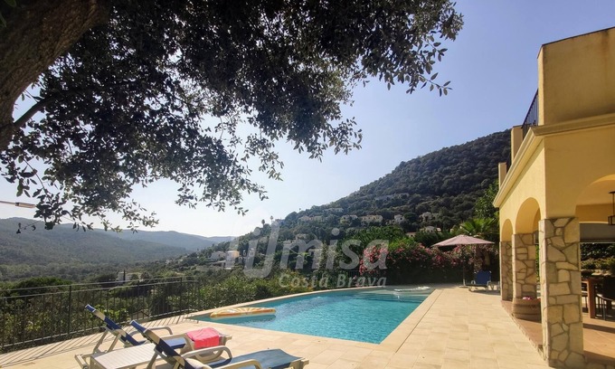 Calonge Villa | Wonderful villa located in an idyllic setting in the Costa Brava.