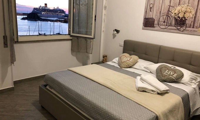 Civitavecchia Apartment | Wonderful waterfront apartment on the Port of Civitavecchia - Centro