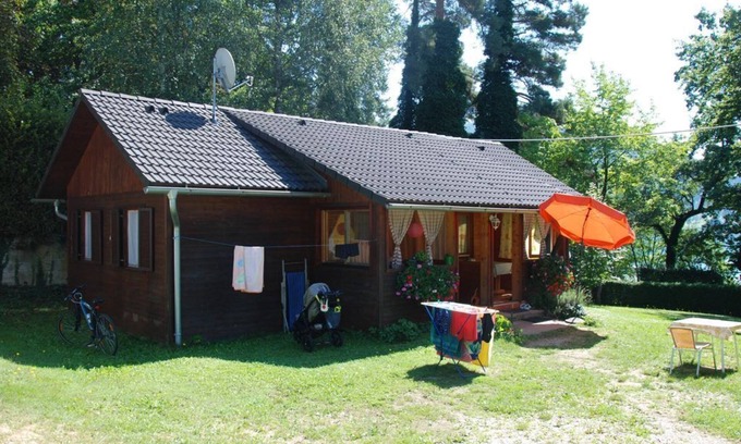 Klopein Apartment | Wooden bungalow lakeside no. 2 - Ferienwohnungen Lipnik