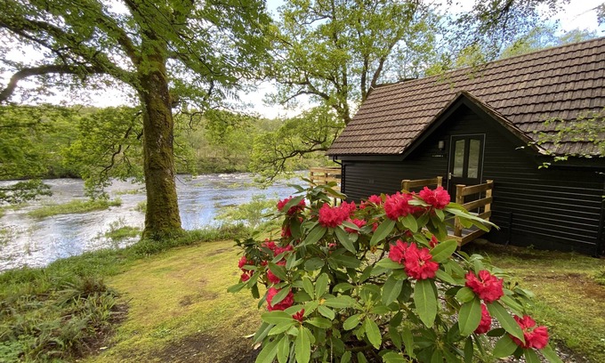 Spean Bridge Cabin | Wooden cabin just for 2 in a private and peaceful woodland