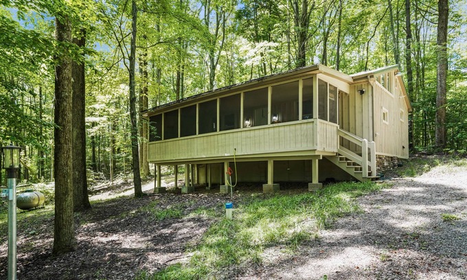 Laurelville Cabin | Woodland Cottage | Private Lot