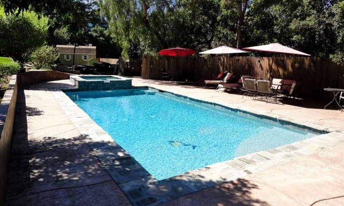 Woodland Hills Cabin | Woodland Hills Cottage