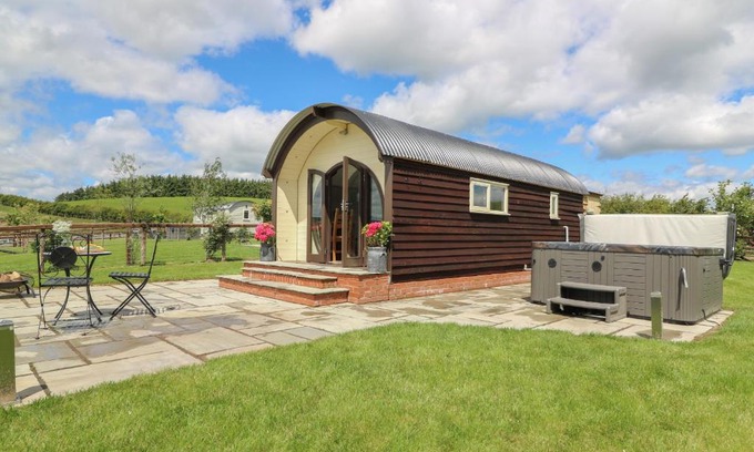 Rhayader House | Woodland View