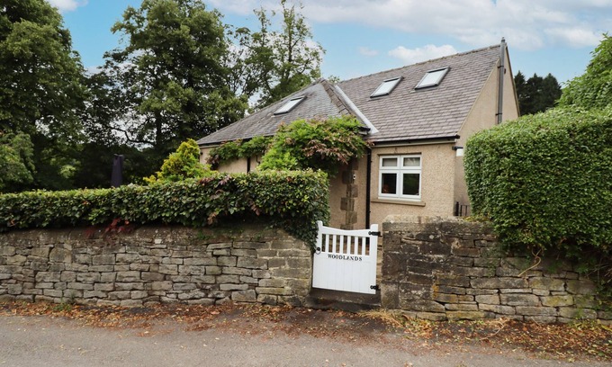 Darley Dale Cottage | WOODLANDS, family friendly, with a garden in Darley Dale