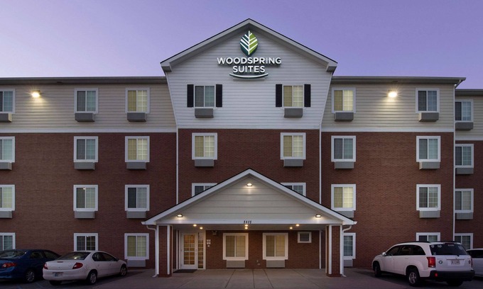 Jeffersonville - Clarksville Hotel | WoodSpring Suites Louisville Clarksville