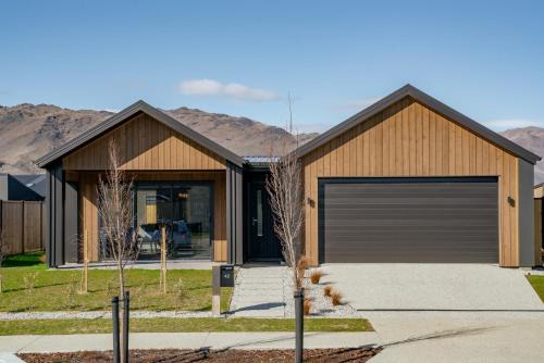 Lowburn House | Wooing Tree Beauty - Cromwell Holiday Home