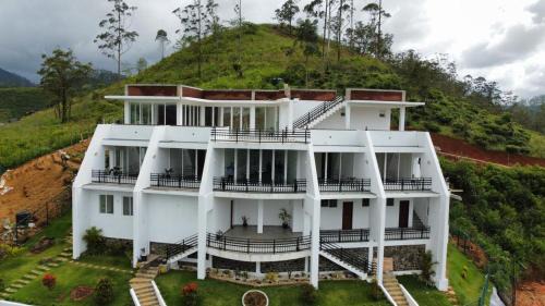 Lindula Hotel | Wooton Peak Resort