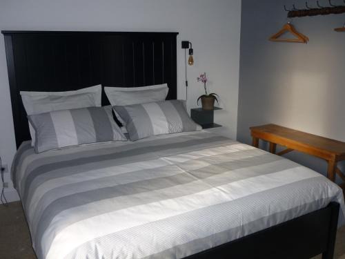 Semur-en-Auxois House | Workshop with shared pool for 2-6 in Semur en Auxois, Burgundy