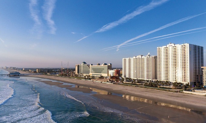 Daytona Beach Resort | 🌴 Wyndham Ocean Walk✨ Experience Paradise in a 2BR Villa - Sleeps 8!