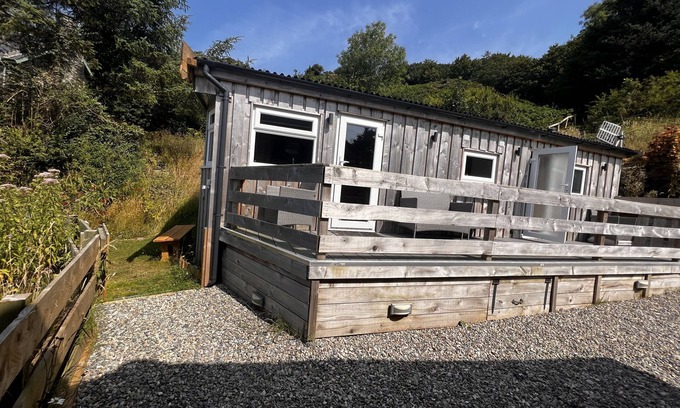 Bryn-crug Cottage | Y Caban - sleeps 4 guests in 2 bedrooms