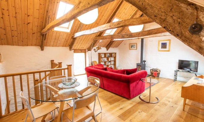 Cardigan House | Y Stabl - perfect for two