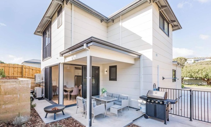 Yallingup House | Yallingup Lagoon Beach House