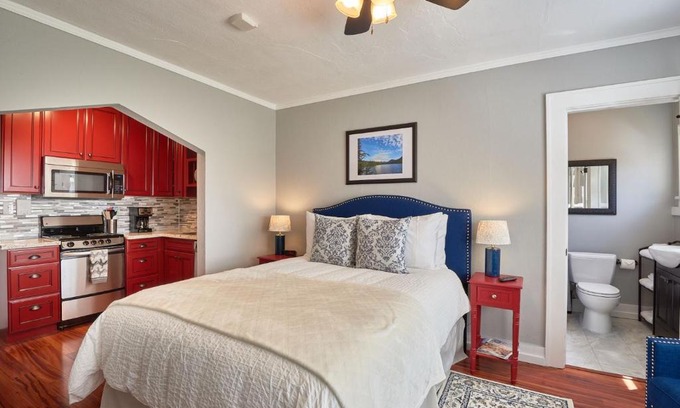 Newberg House | Yamhill Flats: Suite #4