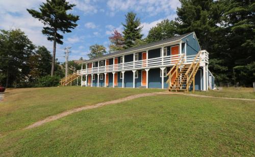 North Conway Hotel | Yankee Clipper Inn, SureStay Collection by Best Western