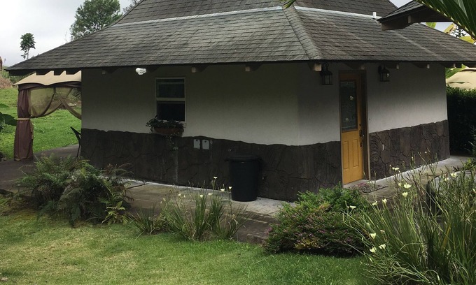 Holualoa Cottage | YELLOW Artists' Cottage TA-038-749-9520-01