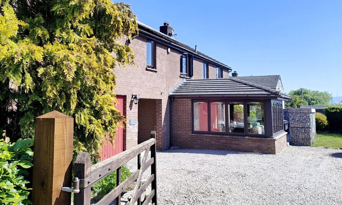 Sockbridge and Tirril House | YEWTREE HOUSE, pet friendly, with hot tub in Askham, Cumbria