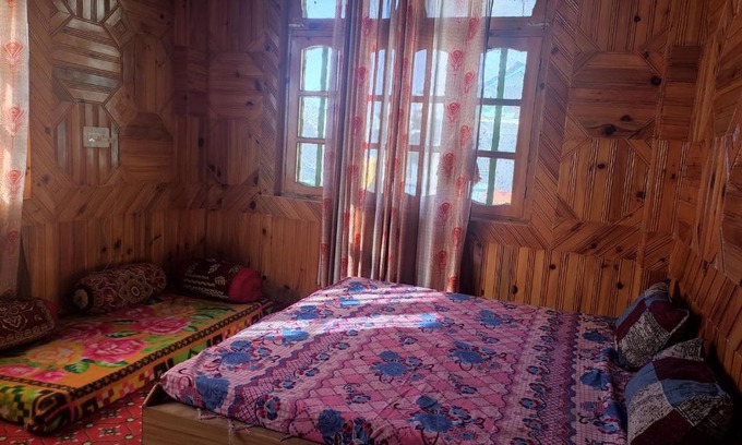 Kullu House | Yogita homestay lapas