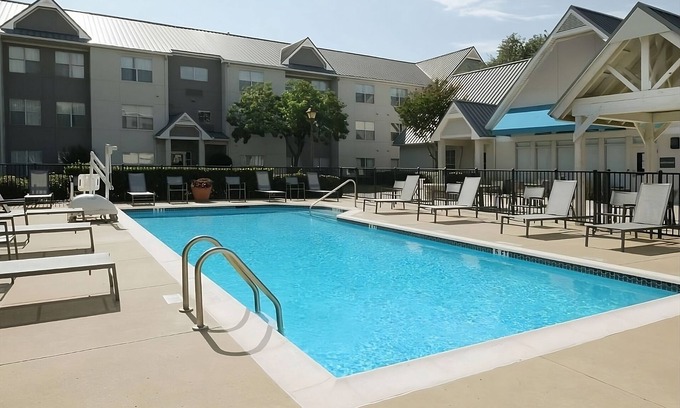 Fossil Creek Apartment | You Found it! Three Relaxing 2BR Suites, Swimming Pool, Free Parking & Breakfast