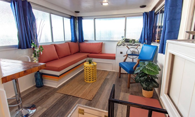 Azle Boat Rental | You're on a Boat 2! Charming Houseboat on Eagle Mountain Lake