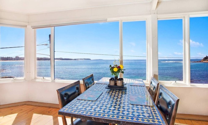 Manly Apartment | Your best choice of direct Beach front accommodation in Manly 2