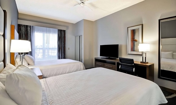 Camelback East Hotel | Your Home in Paradise! Free Breakfast, Full Kitchen, Pool, Pets Allowed!