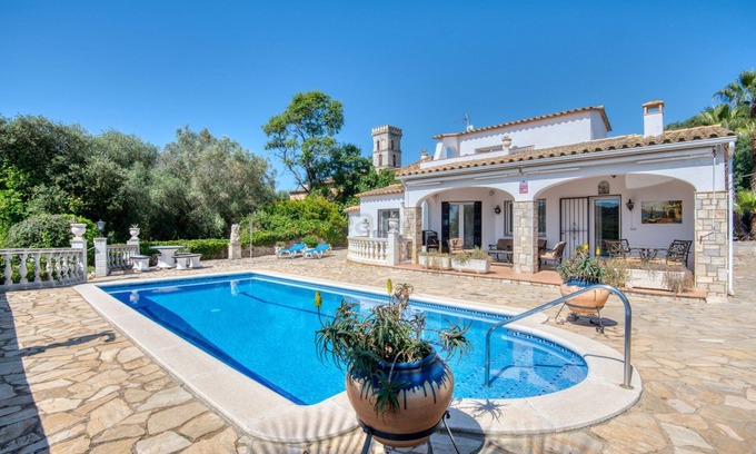 Calonge Ski Chalet | Your Retreat on the Costa Brava: An Oasis of Tranquility and Fun