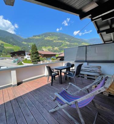 Hoarberg Apartment | Zack's Mountain Top