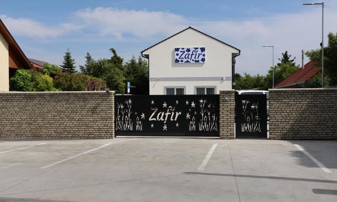 Dunajska Streda House | Zafír