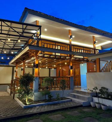 Bayan House | Zahra Homestay