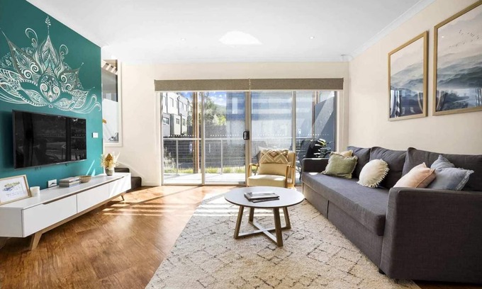 Safety Beach House | Zen Cove Summary: Set