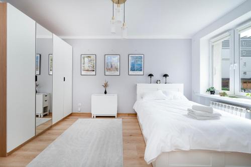 Baluty Apartment | Zielna Comfort Studio by BookingHost