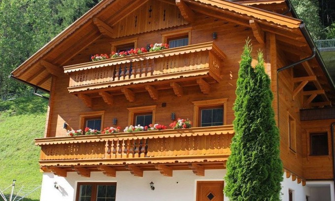 Heiligenblut Ski Chalet | Zirbenchalet Großglockner - Swiss stone pine chalet