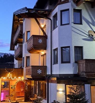 Seefeld in Tirol Cabin | Zwei Hirsche