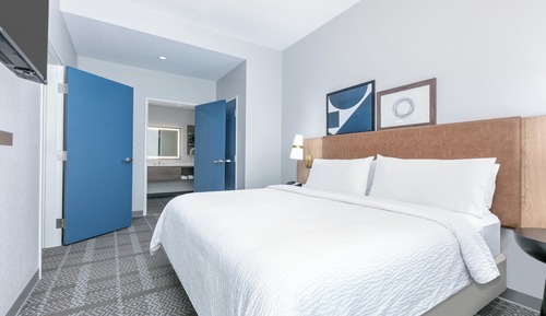 Suite, Multiple Beds, Roll-in Shower (Mobility Accessible)
