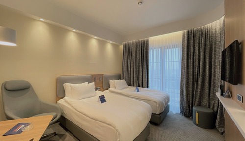 Standard Room, 2 Twin Beds, Smoking (Free Breakfast)