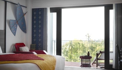 Panoramic Room