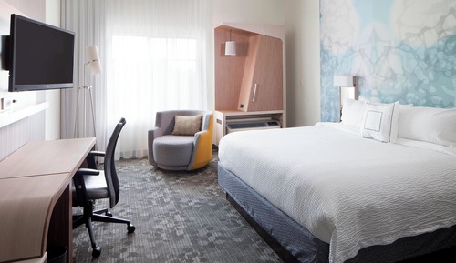 Room, 1 King Bed with Sofa bed (Mobility/Hearing Accessible, Tub)