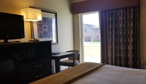 Room, 1 King Bed, Accessible (Roll-in Shower)