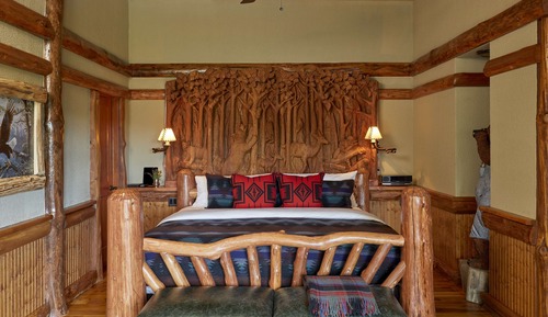 Room (Treetops)