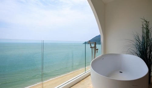 King Suite with Ocean View