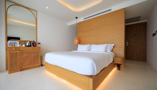 Deluxe Suite with Sea View
