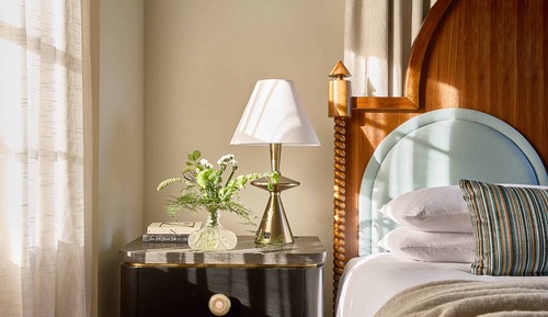 Suite (Leonora)
