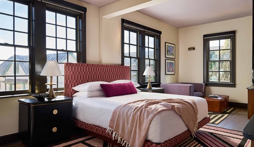 Deluxe Room, 1 King Bed, Mobility Accessible (Wisteria)