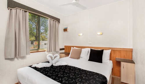 Superior Queen Cabin