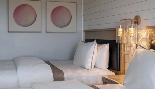 Room, 2 Queen Beds, Balcony, Oceanfront
